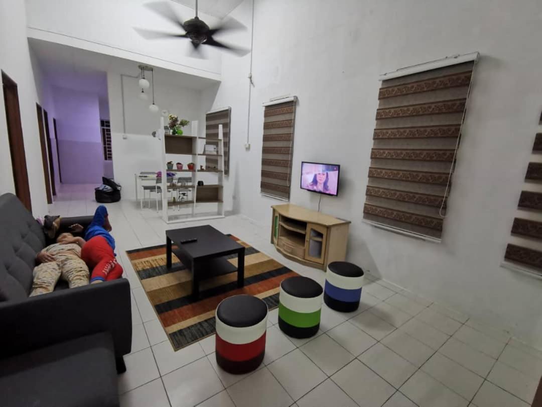 As'Cattleya Homestay Sepang Exteriör bild